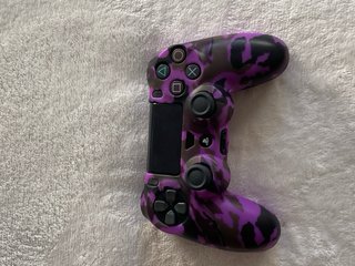 PS4 Slim  1TB + Mando Original