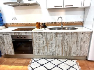 Cocina blanca y vintage de 1 año 320cm