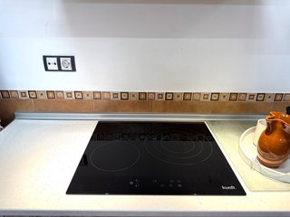 Cocina blanca y vintage de 1 año 320cm