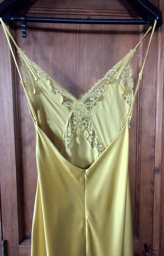 Vestido lencero Zara amarillo