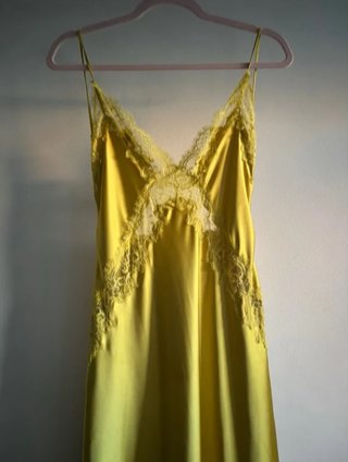 Vestido lencero Zara amarillo