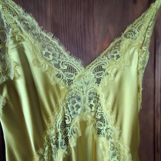 Vestido lencero Zara amarillo