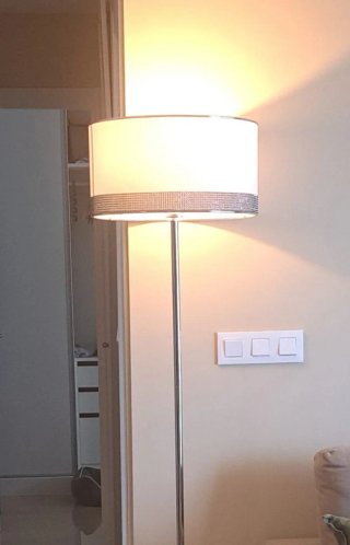 Conjunto de lámparas 2 de techo y una de pie