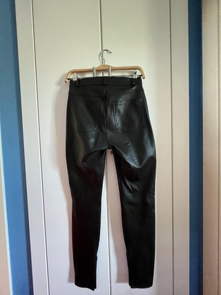 Pantalón polipiel ZARA Talla XS