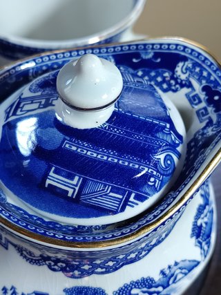 Jarra Ringtons Porcelana Inglesa Azul y Blanca
