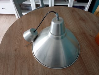 Lámpara de techo de metal plateado