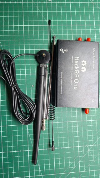 HackRF One con varias antenas