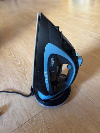 Plancha de vapor TZS First Austria sin cable