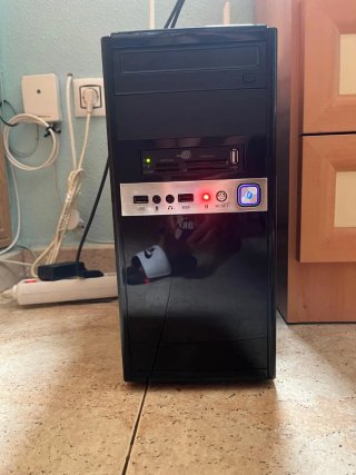Ordenador de sobremesa LG Negro