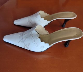 Zapatos de tacón blanco