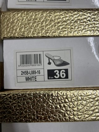 Scarpe eleganti bianche con strass