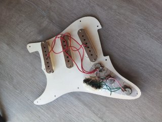 Guitarra Encore tipo Stratocaster