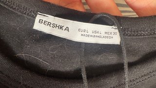 Camiseta Bershka manga larga negra talla L