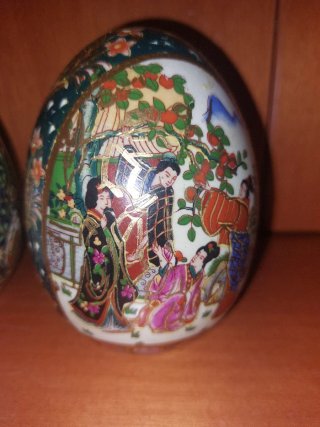 Porcellana cinese, stile Satsuma, uova orientali