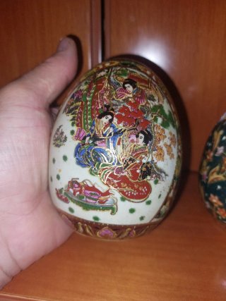 Porcellana cinese, stile Satsuma, uova orientali