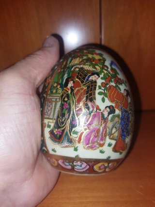 Porcellana cinese, stile Satsuma, uova orientali