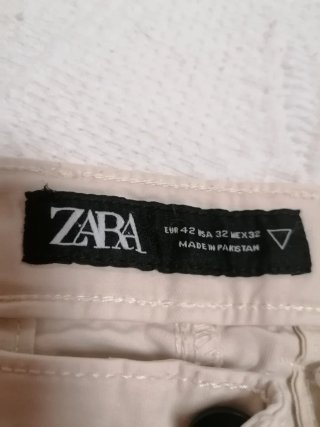 Pantalón Zara Beige claro talla 42