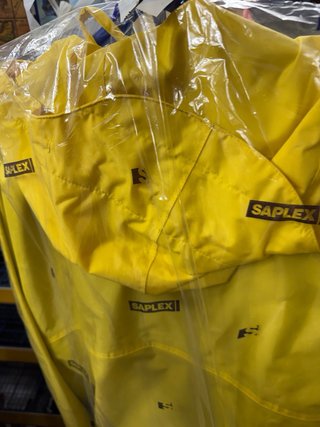 Chaqueta impermeable SLAM amarilla nueva