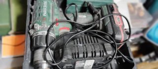 Taladro Parkside con cargador y batería