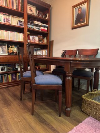 Mesa de comedor de madera + 6 sillas