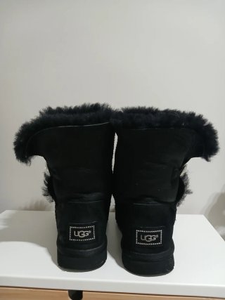 Botas UGG Valentina Swarovski Negras