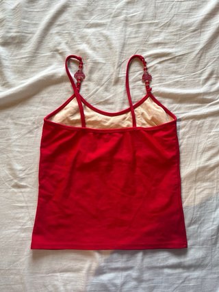 Top Vermelho com Detalhes
