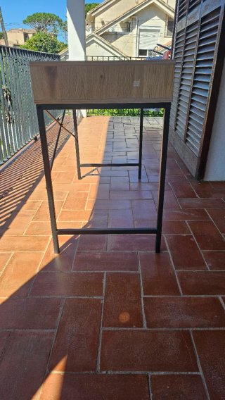 Mesa Centro JYSK TRAPPEDAL Madera y Metal