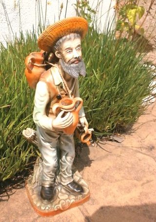 Figura cerámica hombre con cántaros 49cm 2,2 Kg