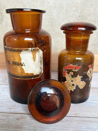 Antiche Bottiglie da farmacia in vetro ambrato