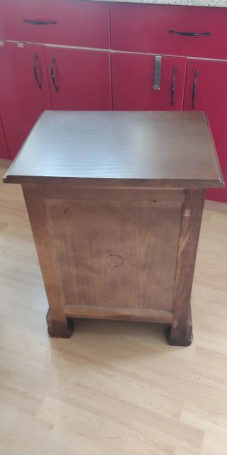 Mesita auxiliar de madera