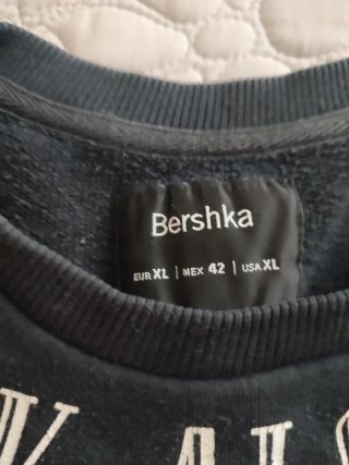 Sudadera Bershka Negra Black Alchemy