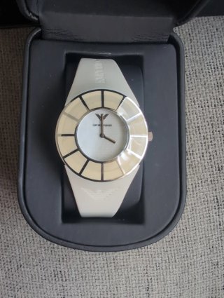Reloj Emporio Armani Beige y Dorado