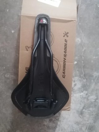 Sillín de bicicleta Fi'zi:k Antares