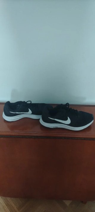 Zapatillas Nike Negras y Blancas