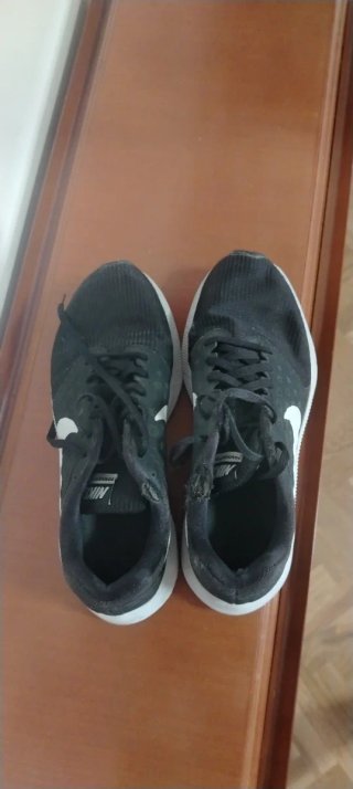 Zapatillas Nike Negras y Blancas