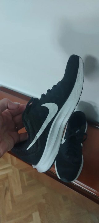 Zapatillas Nike Negras y Blancas