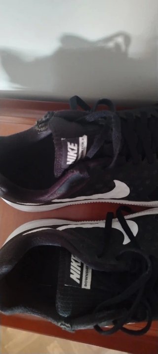 Zapatillas Nike Negras y Blancas