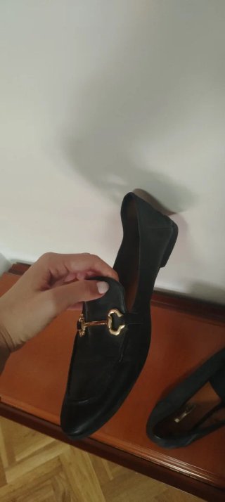 Bailarinas negras con detalle dorado