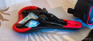 Lote Accesorios Ciclismo: Cascos, Guantes, Sillín
