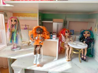 Casa de muñecas Rainbow High