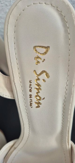 Zapatos de tacón beige