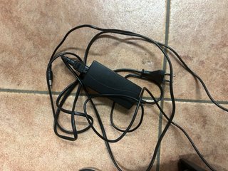 Volante Logitech G25 con pedales y palanca