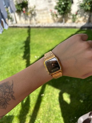 Reloj Casio Dorado Digital y Agujas