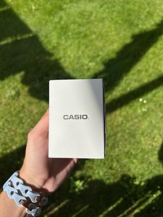Reloj Casio Dorado Digital y Agujas