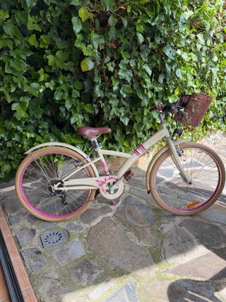 Bicicleta infantil B'TWIN color crema