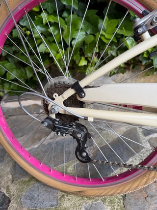 Bicicleta infantil B'TWIN color crema
