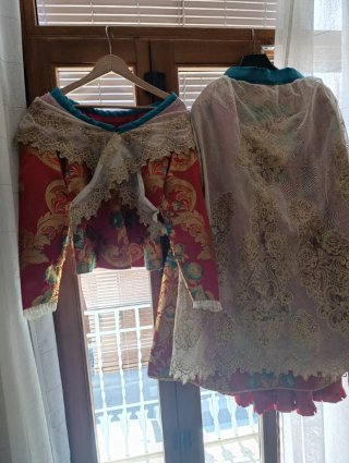 Traje de Fallera Rojo y Dorado