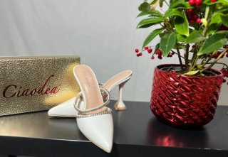 Scarpe bianche con strass
