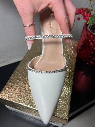 Scarpe bianche con strass