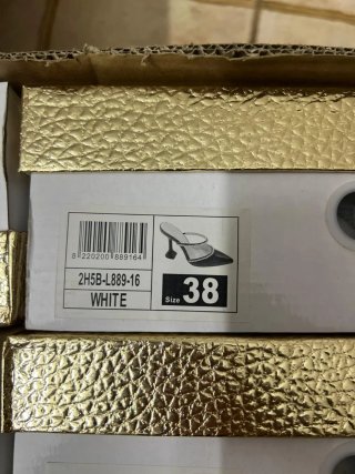 Scarpe bianche con strass